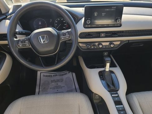 Used 2023 Honda HR-V LX image 15