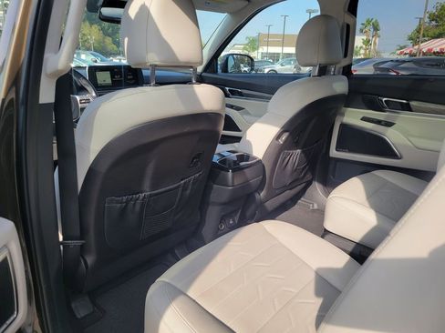 Used 2021 Kia Telluride SX w/ SX Prestige Package image 7