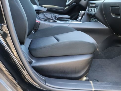 Used 2014 MAZDA MAZDA3 i Sport image 10