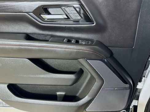 Certified 2025 GMC Yukon AT4 Ultimate AWD/4WD image 16