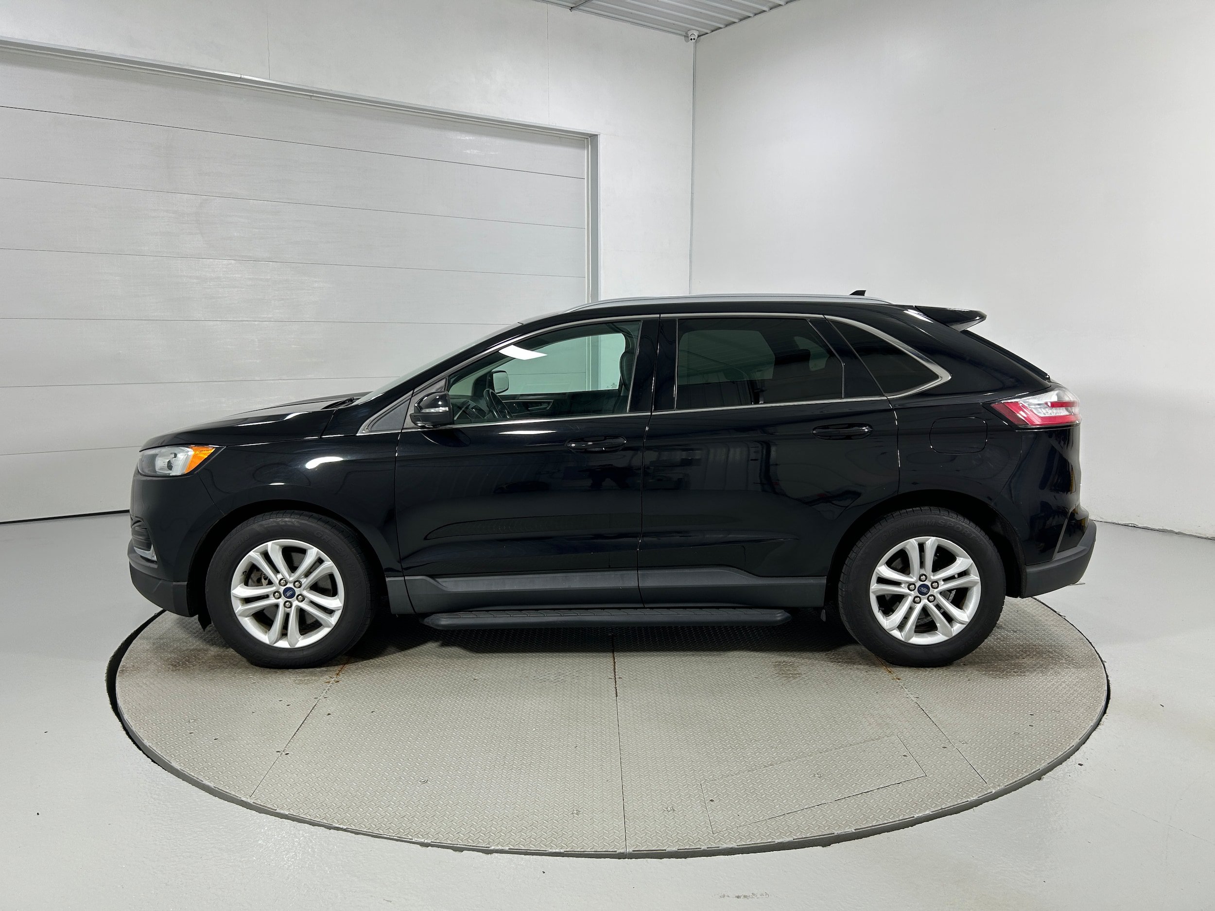 Used 2020 Ford Edge SEL w/ Cold Weather Package AWD/4WD image 22