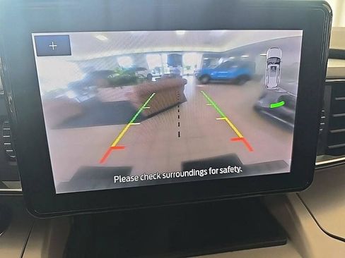 Used 2023 Ford Explorer XLT w/ Equipment Group 202A AWD/4WD image 22