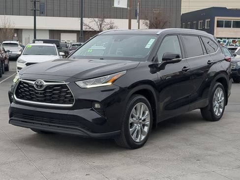Used 2024 Toyota Highlander Limited image 10