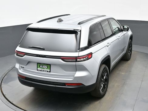 Used 2024 Jeep Grand Cherokee Altitude image 37