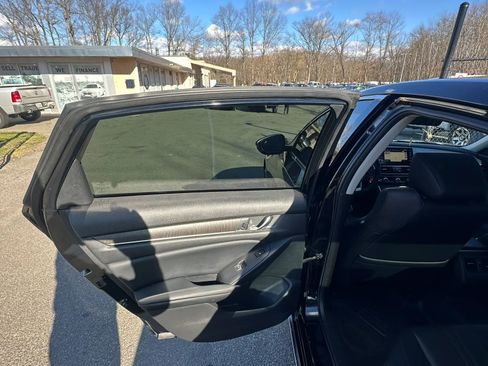 Used 2018 Honda Accord Touring image 27