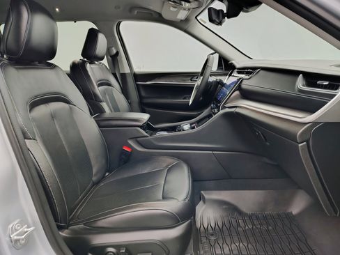 Used 2023 Jeep Grand Cherokee L Limited w/ Luxury Tech Group II image 28