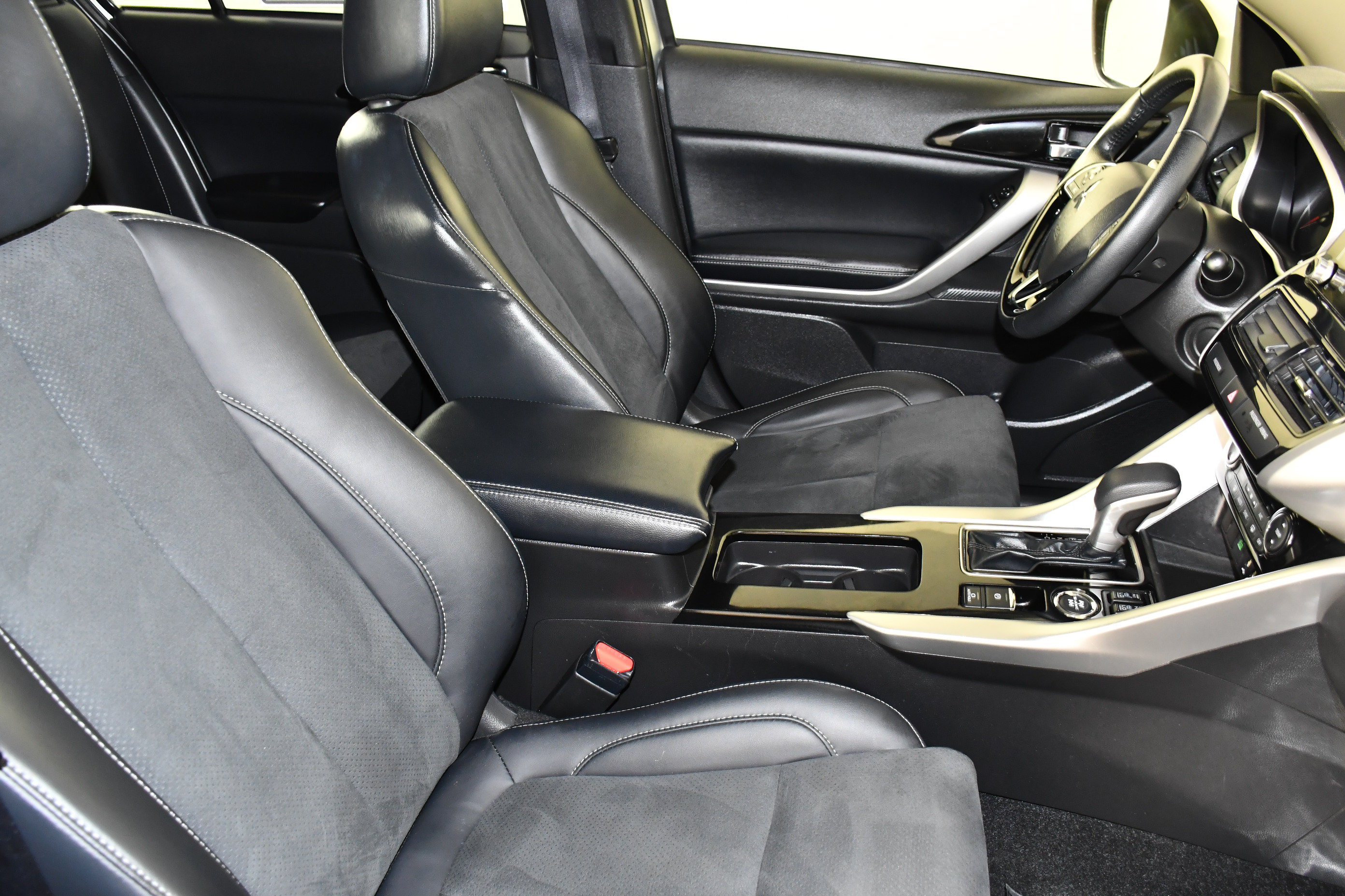 Used 2024 Mitsubishi Eclipse Cross SE AWD/4WD image 40