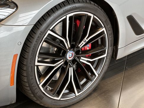 Used 2023 BMW M550i xDrive M550i xDrive w/ Executive Package image 10