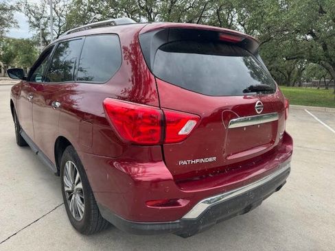 Used 2018 Nissan Pathfinder SV image 17