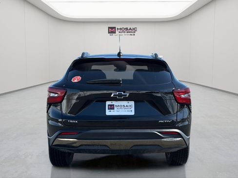 Used 2025 Chevrolet Trax ACTIV w/ Sunroof Package FWD image 4