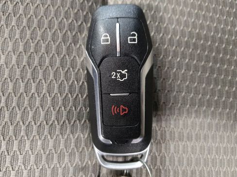 Used 2018 Ford Explorer XLT FWD image 32