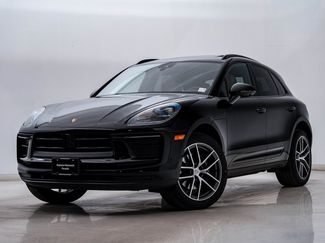 Certified 2025 Porsche Macan video 1