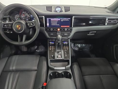 Used 2026 Porsche Macan image 13