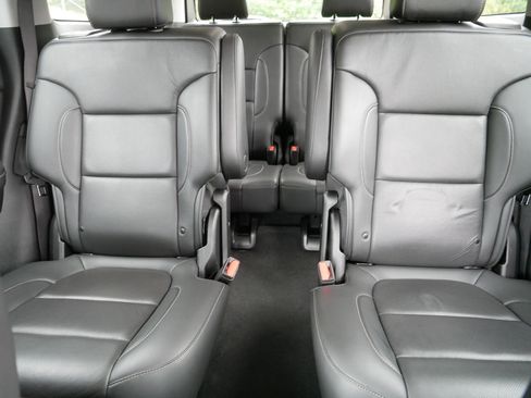 Used 2023 GMC Acadia SLT AWD/4WD image 13