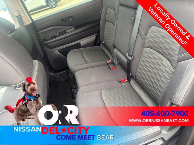 Used 2024 Nissan Pathfinder SV FWD image 11