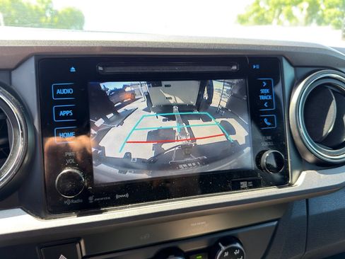 Used 2019 Toyota Tacoma TRD Off-Road AWD/4WD image 21