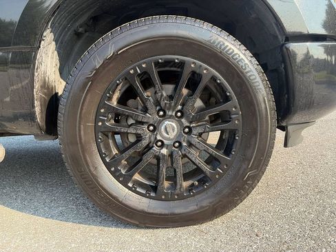 Used 2019 Nissan Titan SL w/ Midnight Edition AWD/4WD image 29