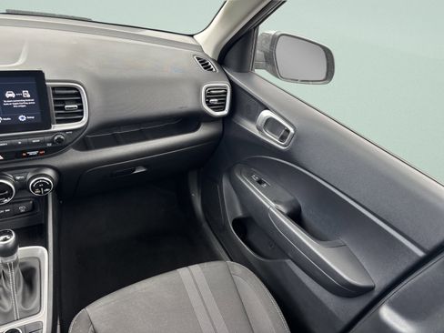 Used 2025 Hyundai Venue SEL FWD image 26