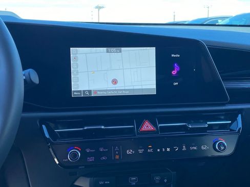 New 2025 Kia Niro Wind image 19