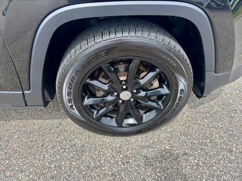 Used 2015 Jeep Cherokee Limited AWD/4WD image 28