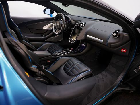 Used 2025 McLaren GTS image 16