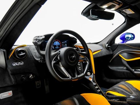 Used 2026 McLaren 750S Spider RWD image 9