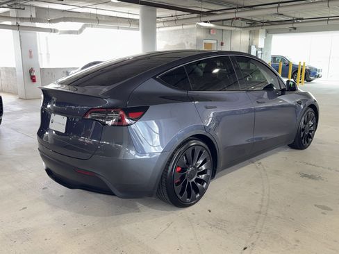 Used 2023 Tesla Model Y Performance image 8