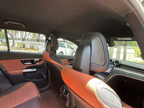 Used 2025 Mercedes-Benz GLC 300 image 37