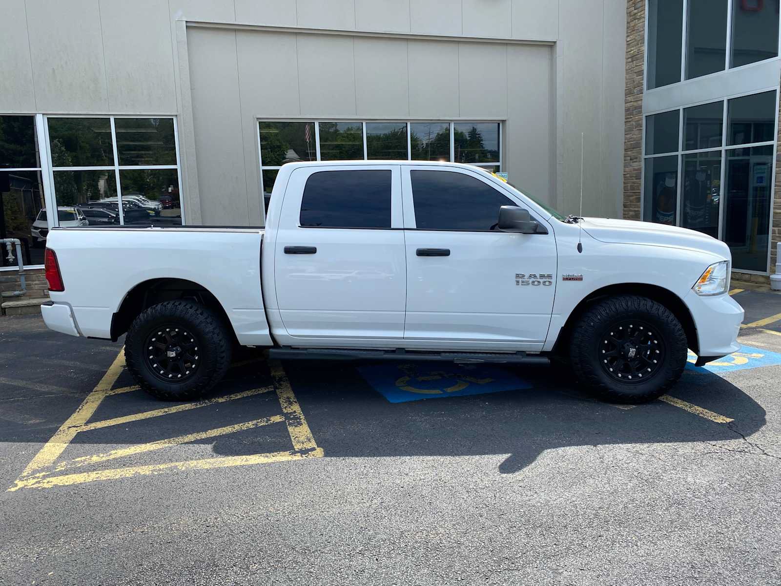 Used 2016 RAM 1500 Express AWD/4WD image 14