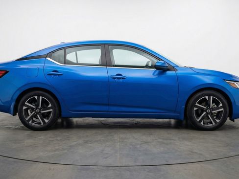 Used 2025 Nissan Sentra SV image 11