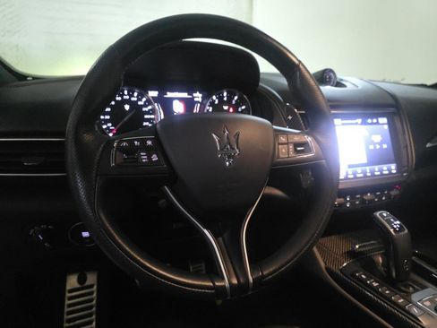 Used 2022 Maserati Levante Modena S image 9