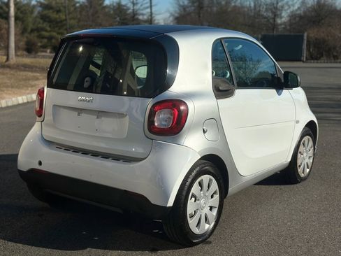 Used 2016 smart fortwo pure image 7