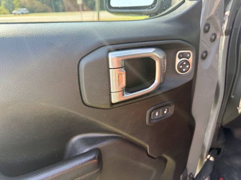Used 2021 Jeep Wrangler Unlimited Sport AWD/4WD image 10