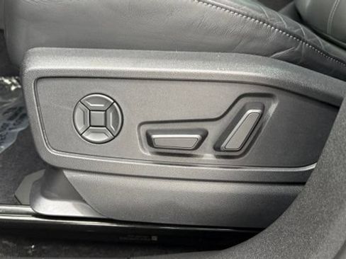 Used 2025 Audi Q5 Premium Plus AWD/4WD image 13