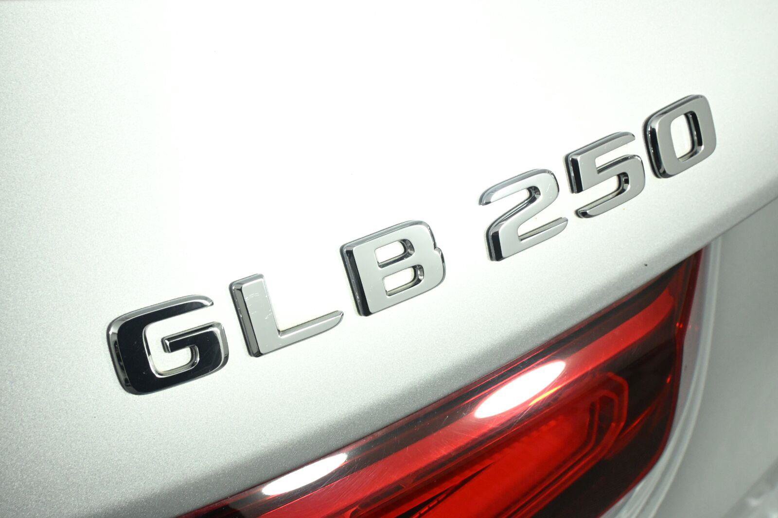Certified 2021 Mercedes-Benz GLB 250 image 27