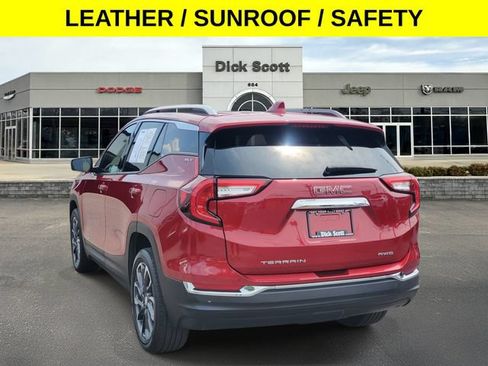 Used 2023 GMC Terrain SLT AWD/4WD image 3