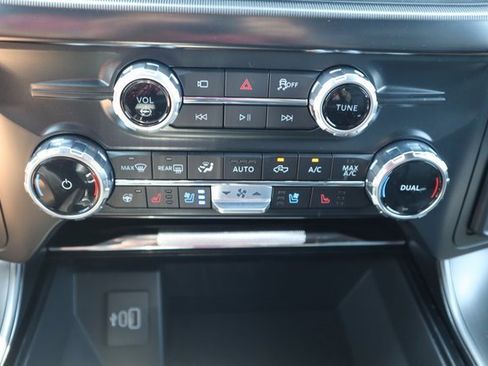 New 2025 Ford F150 Lariat w/ Equipment Group 501A Mid image 15