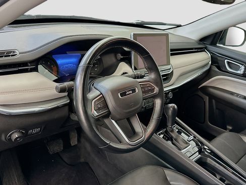 Used 2022 Jeep Compass Limited image 18