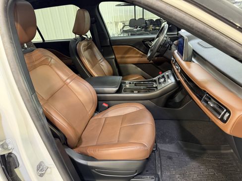Used 2023 Lincoln Aviator Reserve w/ Equipment Group 201A RWD image 13