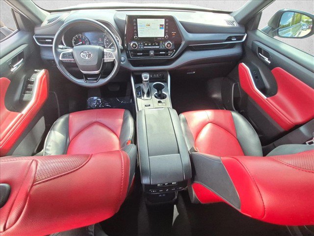 Used 2022 Toyota Highlander XSE FWD image 18