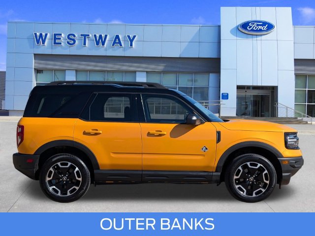 Used 2022 Ford Bronco Sport Outer Banks AWD/4WD image 2