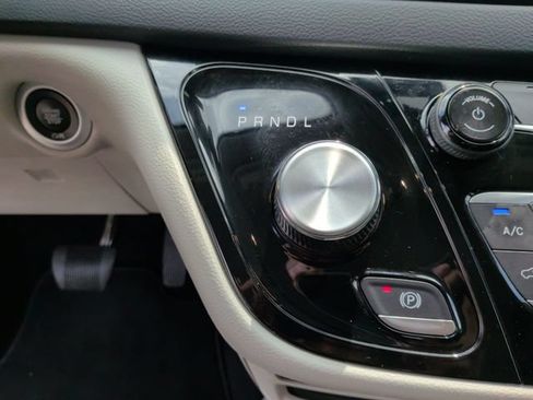 Used 2024 Chrysler Voyager LX FWD image 19
