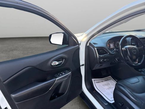 Used 2019 Jeep Cherokee Limited AWD/4WD image 11