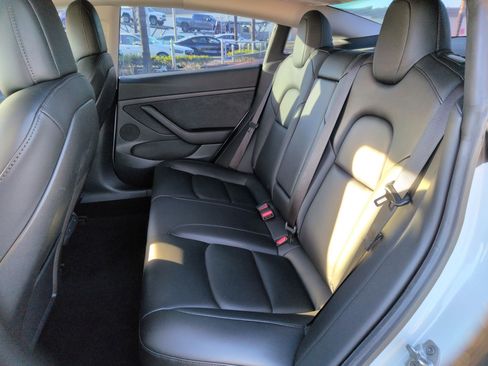 Used 2022 Tesla Model 3 Performance image 29