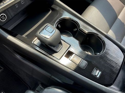 Used 2021 Nissan Rogue SV w/ Premium Package image 16