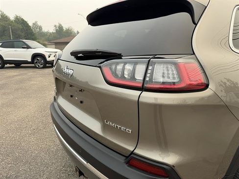 Used 2019 Jeep Cherokee Limited w/ Luxury Group AWD/4WD image 18
