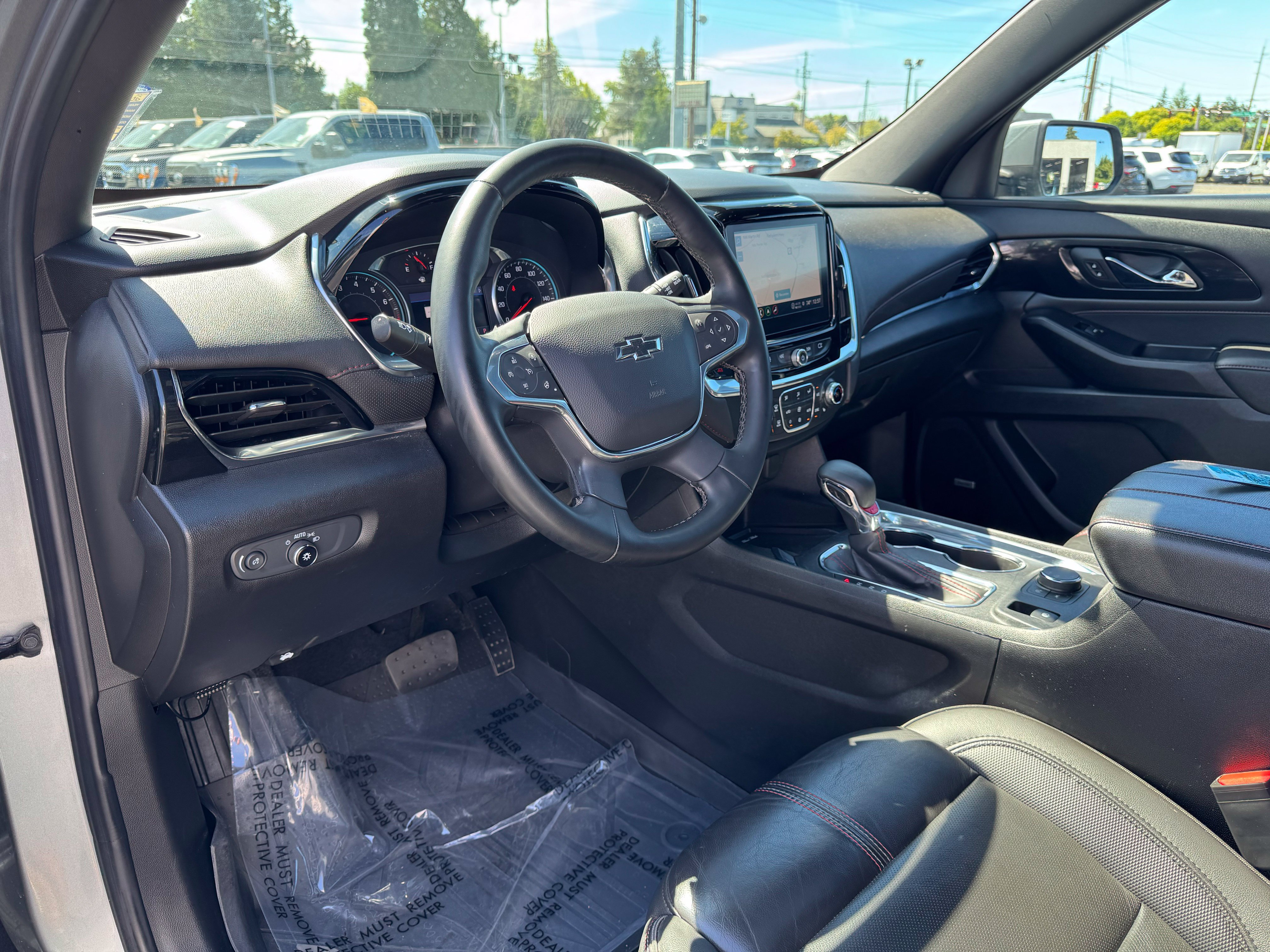 Used 2023 Chevrolet Traverse RS w/ LPO, Cargo Package AWD/4WD image 18