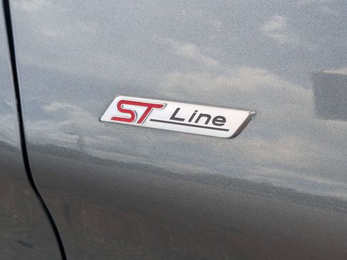 Used 2025 Ford Explorer ST-Line w/ ST-Line Street Pack AWD/4WD image 14