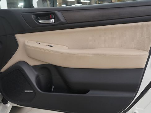 Used 2016 Subaru Legacy 2.5i Limited image 9