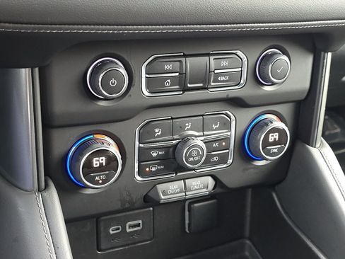 Used 2023 Chevrolet Tahoe LS image 21